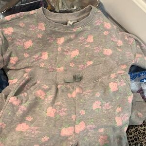 Matching set. Balloon sleeves w joggers to match